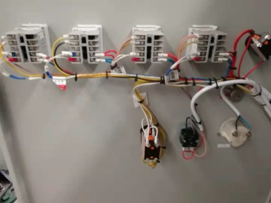 کفی کفش هیدرولیک دستگاه ساخت 68kN PE ضربه قالب گیری PLC کنترل