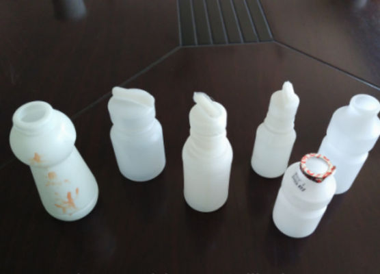LDPE 1 لیتر ماشین قالب گیری 2000 کیلوگرم 8 ایستگاه ساخت بطری PVC