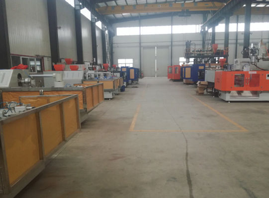 LDPE 1 لیتر ماشین قالب گیری 2000 کیلوگرم 8 ایستگاه ساخت بطری PVC